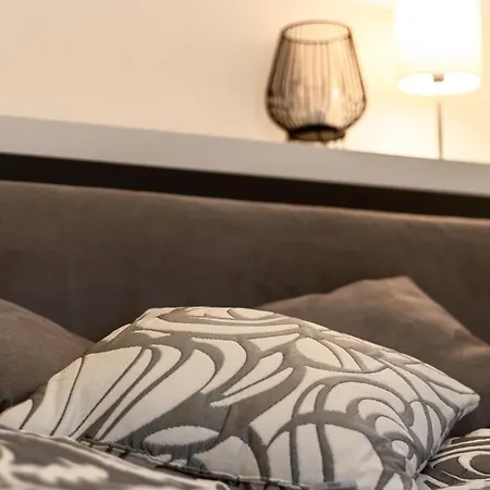 Pilsen Apartment * بلزن